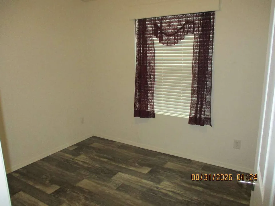 1415 Flores Dr