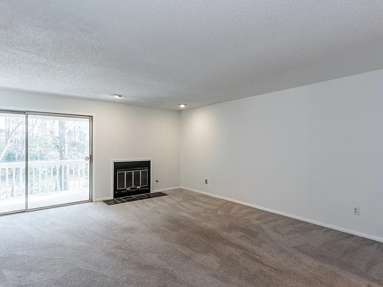 46 Little Silver Ct SE #46 — Photo 4