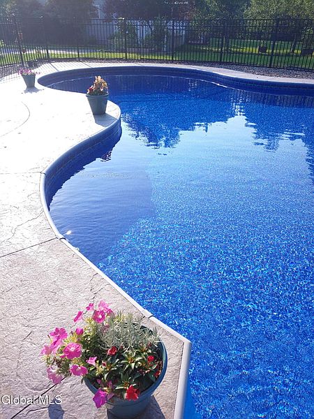 5th image of 44 Bancker Avenue