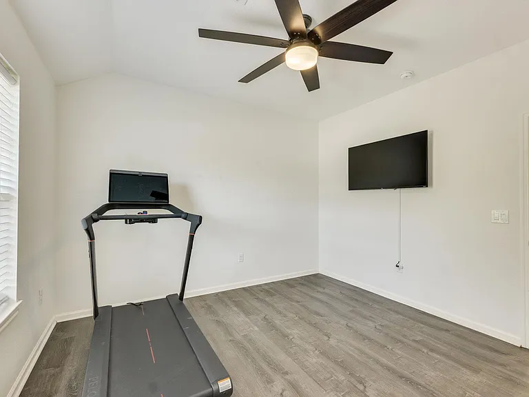 210 S Meadowlark St — Photo 31