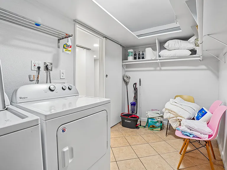 1701 Clinton St #210 — Photo 28