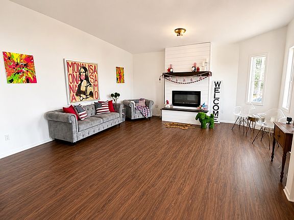 2nd image of 3712 Scarlet Ave