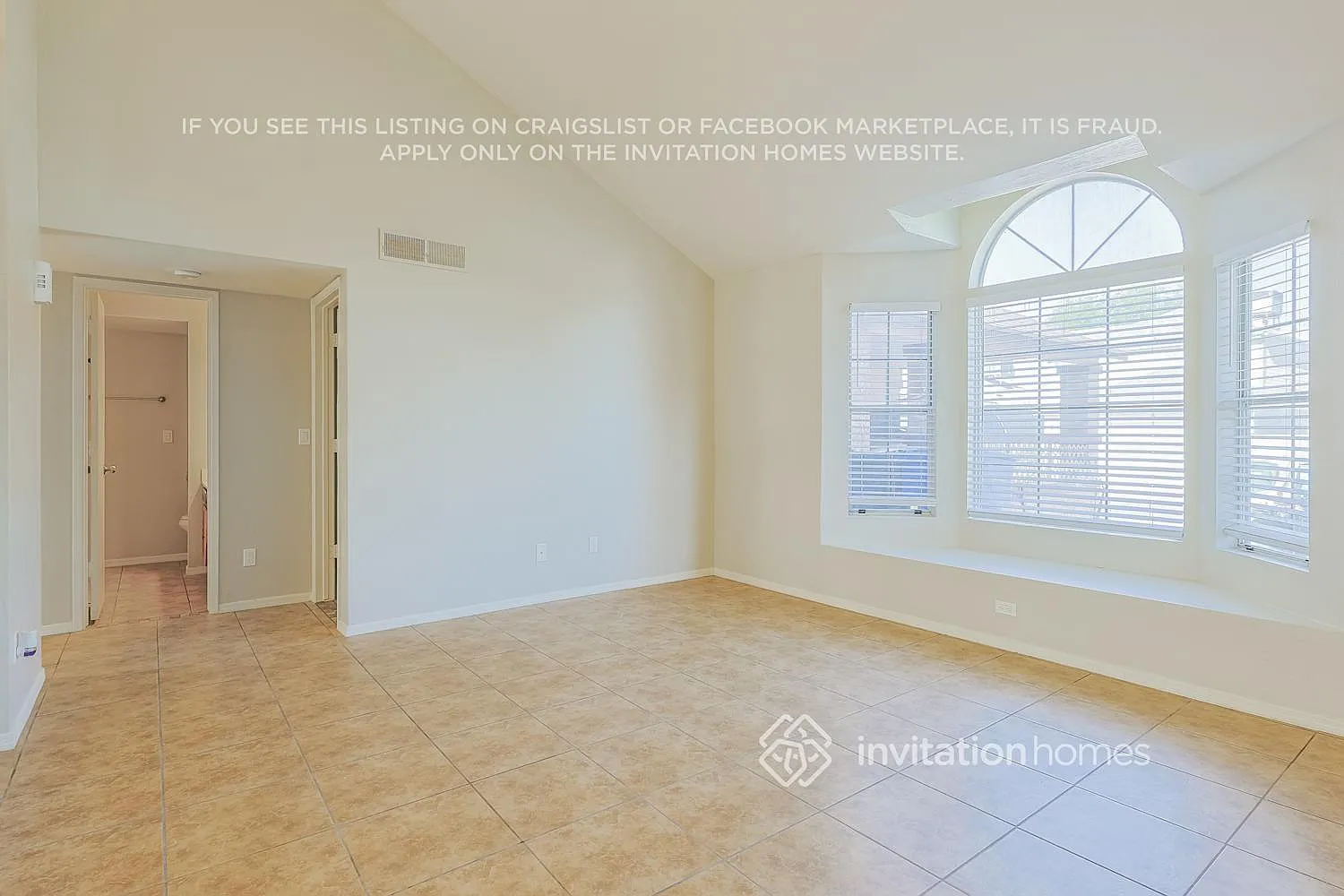 5829 S 42Nd St Phoenix, AZ 85040 — Photo 2