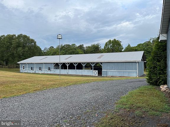 5th image of 409 Cook Mountain Dr