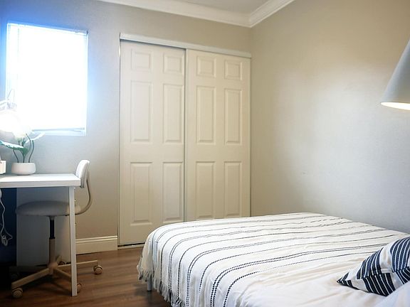 5th image of 914 SW 8th Ave #57B