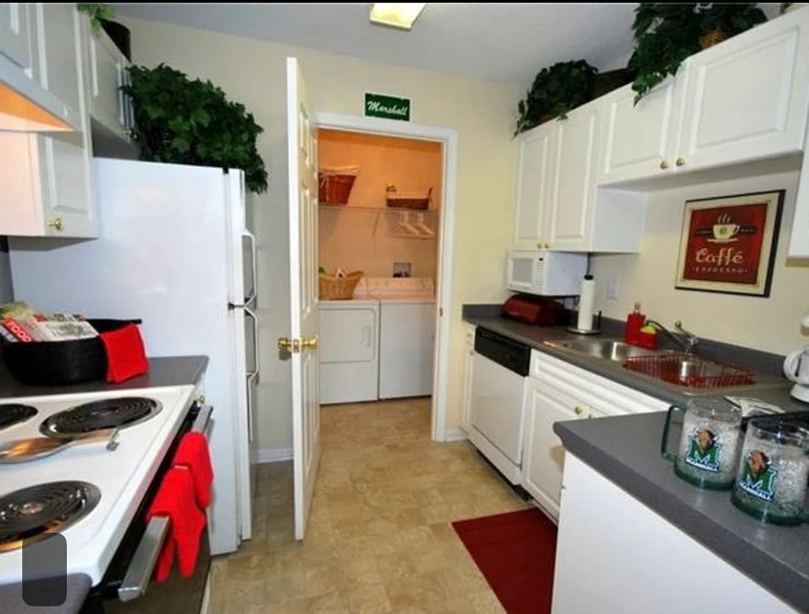 2 bed, $1,000 — Photo 1