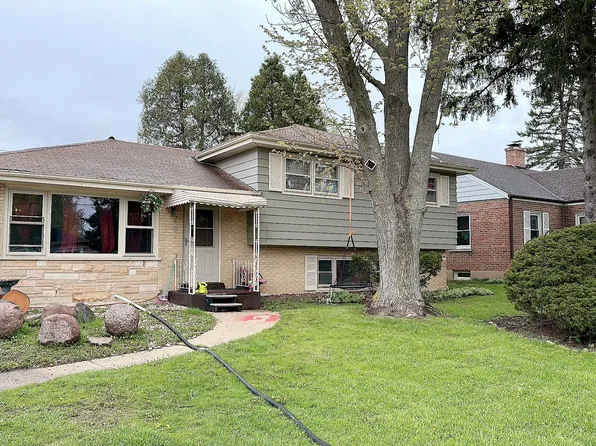 504 S Cass Ave, Westmont, IL 60559