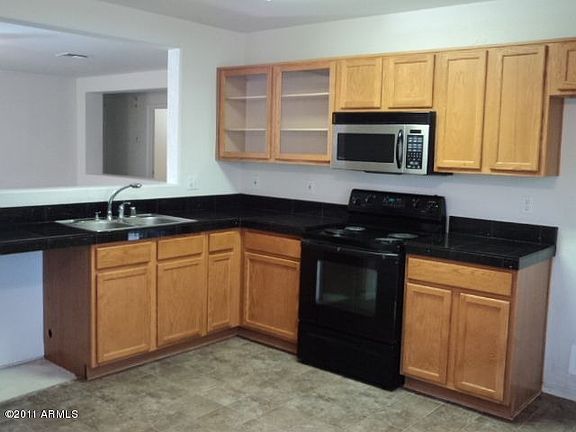 5th image of 9435 S Leila Ln