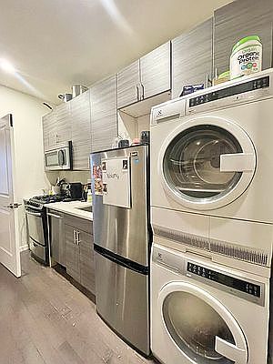 1st image of 607 E 11th St APT 7