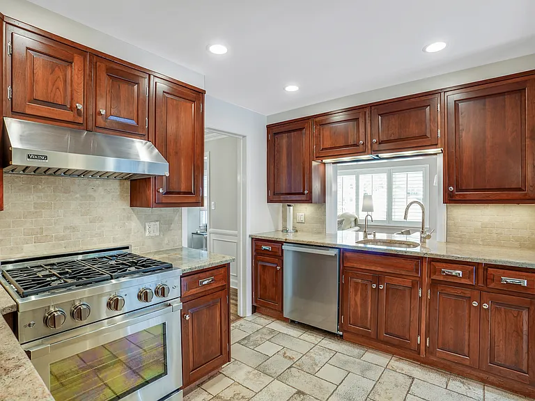 256 Woodland Ave — Photo 11
