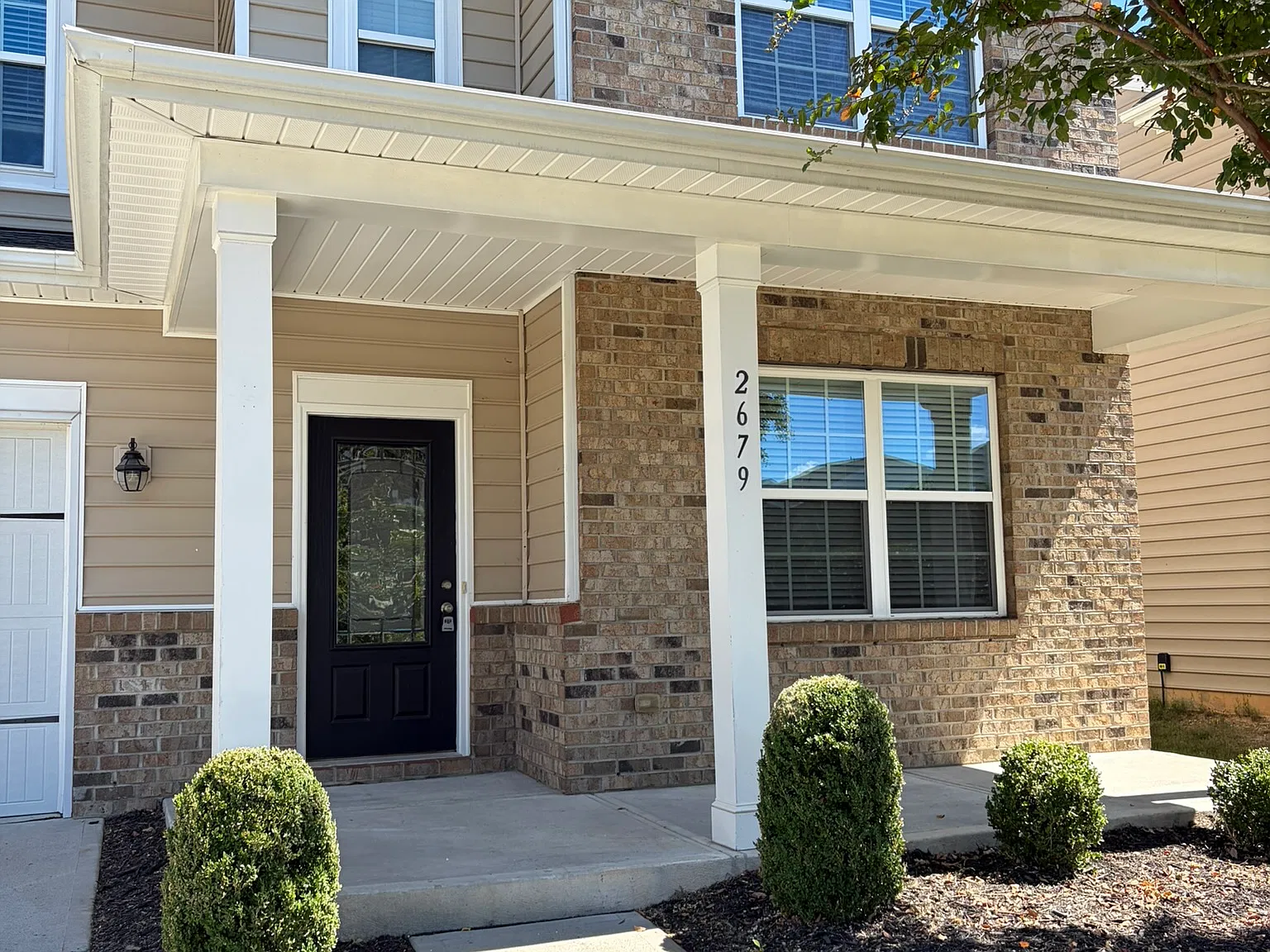 5 bed, 2908 sqft, $2,850 — Photo 2