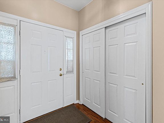 5th image of 22 Stanford Dr
