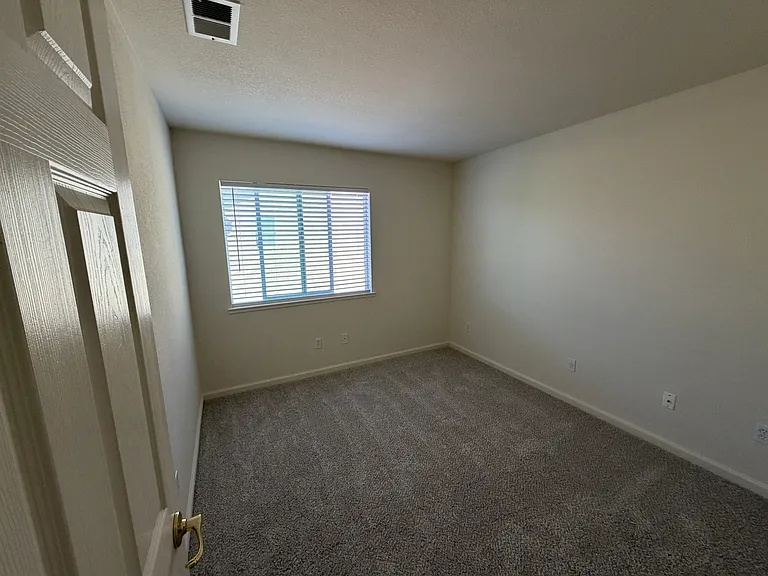 2154 Devin Ct — Photo 14