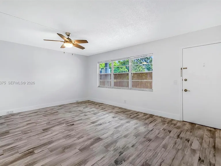 101 SW 132nd Way #315J — Photo 3