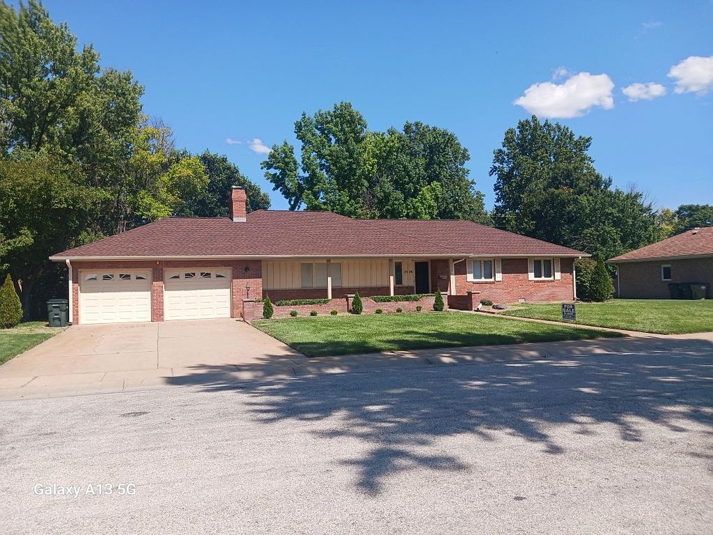 2506 Canterbury Dr - Property Image