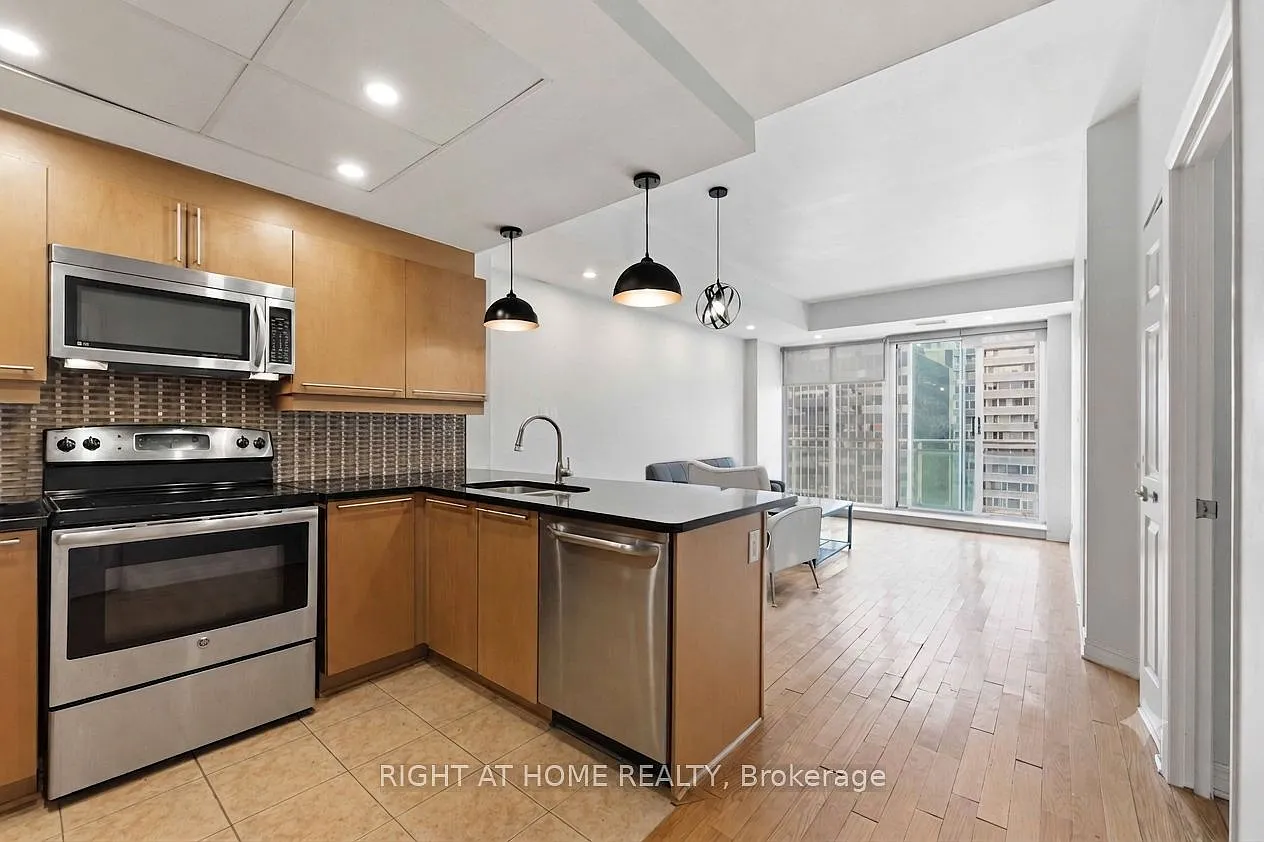 2 bed, $2,500 — Photo 1