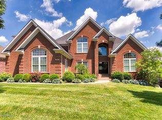 518 Locust Creek Blvd, Louisville, KY 40245
