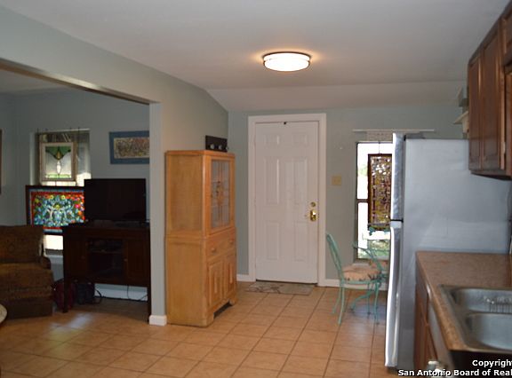3rd image of 599 W Broadview Dr