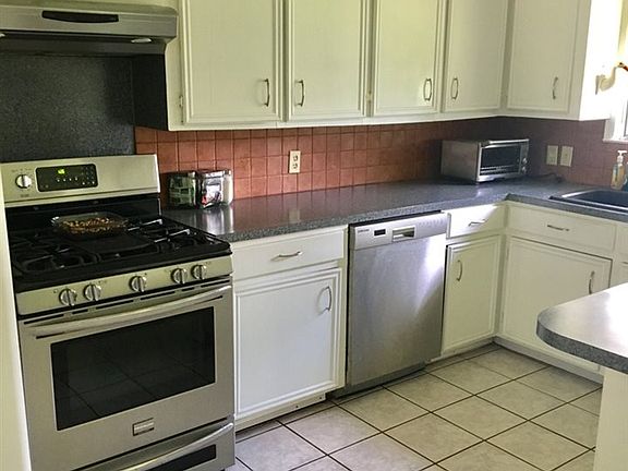 4th image of 3641 Avalon Ave