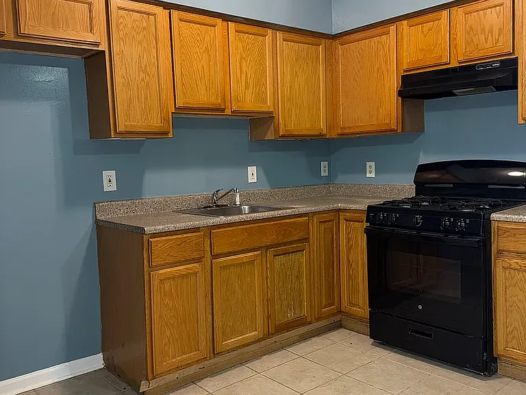 44 Astor St #2 — Photo 1