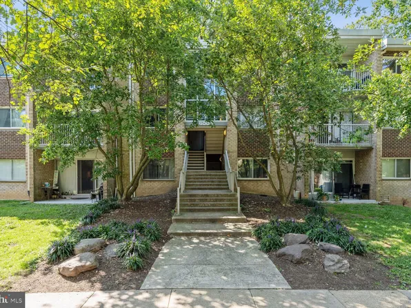 8004 Chanute Pl APT 12, Falls Church, VA 22042