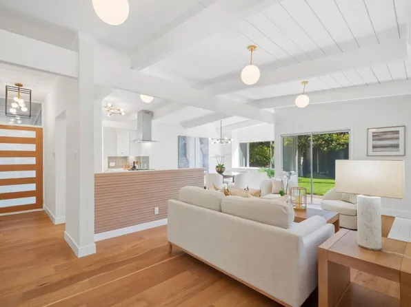 20 Roosevelt Cir, Palo Alto, CA 94306
