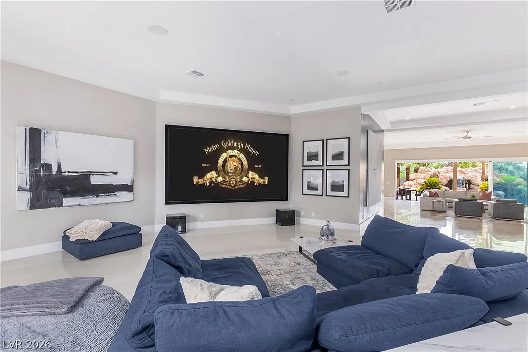 5 bed, 3.5 bath, 5742 sqft, $25,000 — Photo 3