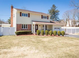 2 Shelton Ct, Commack, NY 11725