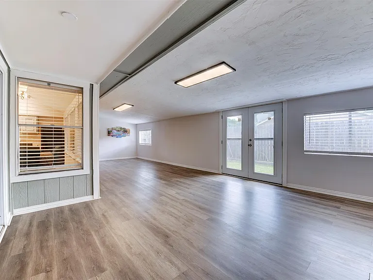 10703 Highland Woods Dr — Photo 28