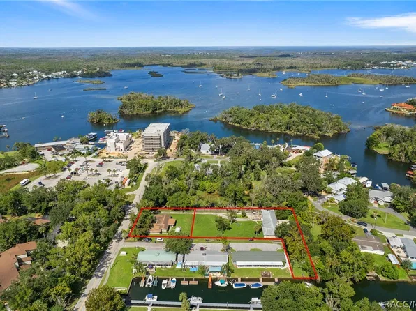 149 & 151 SE Paradise Point Rd, Crystal River, FL 34429