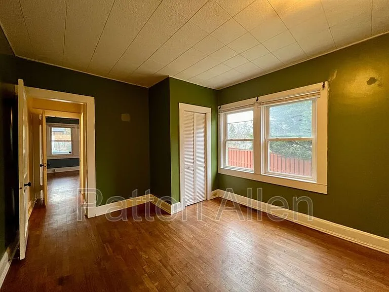 1 Middlemont Ave — Photo 15