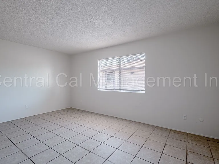 6208 Stine Rd — Photo 4