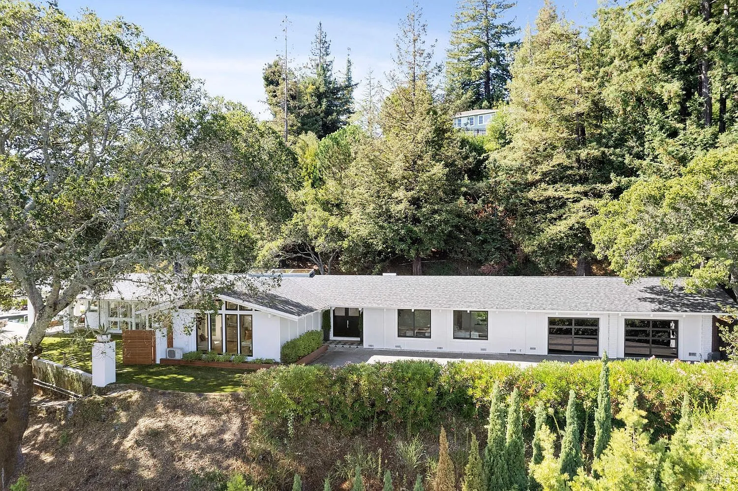 250 Hillside Avenue photo 1