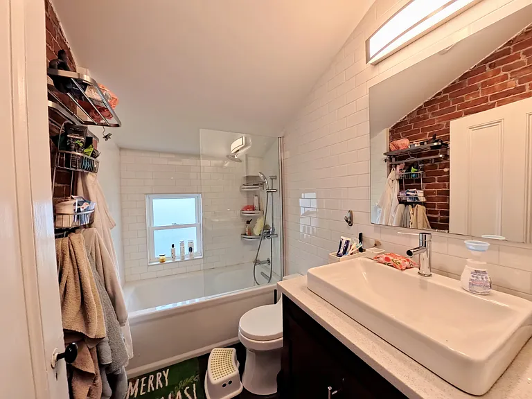 185 Davis Ave #8 — Photo 17