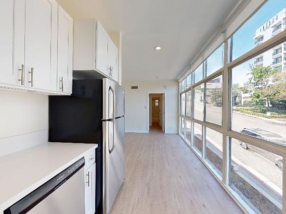4th image of 8903 Harratt St