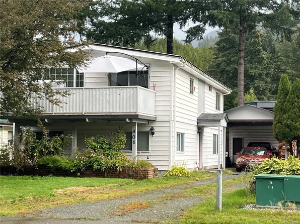 406 Matchlee Dr, Gold River, BC V0P 1G0
