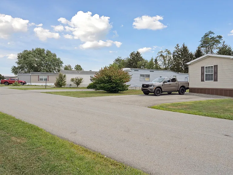 Sunny Acres — Photo 41