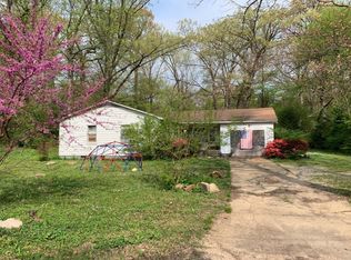 900 Oakwood Dr, Poplar Bluff, MO 63901