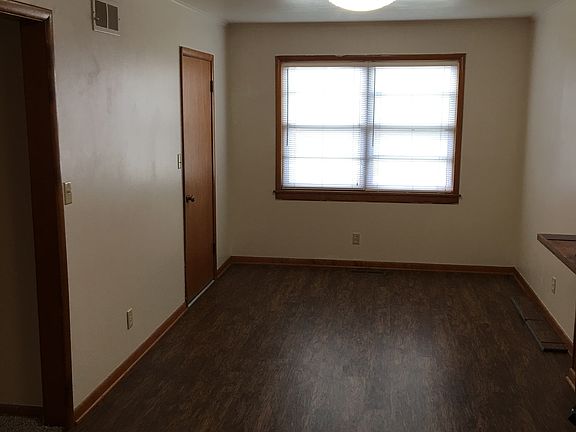 3rd image of 1120 N Dorothy Ave