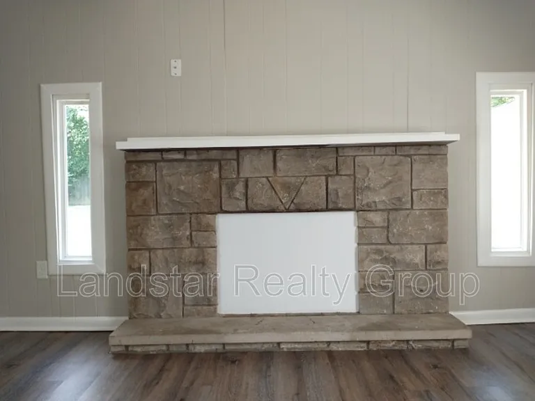 9403 Burgoo King Rd — Photo 28