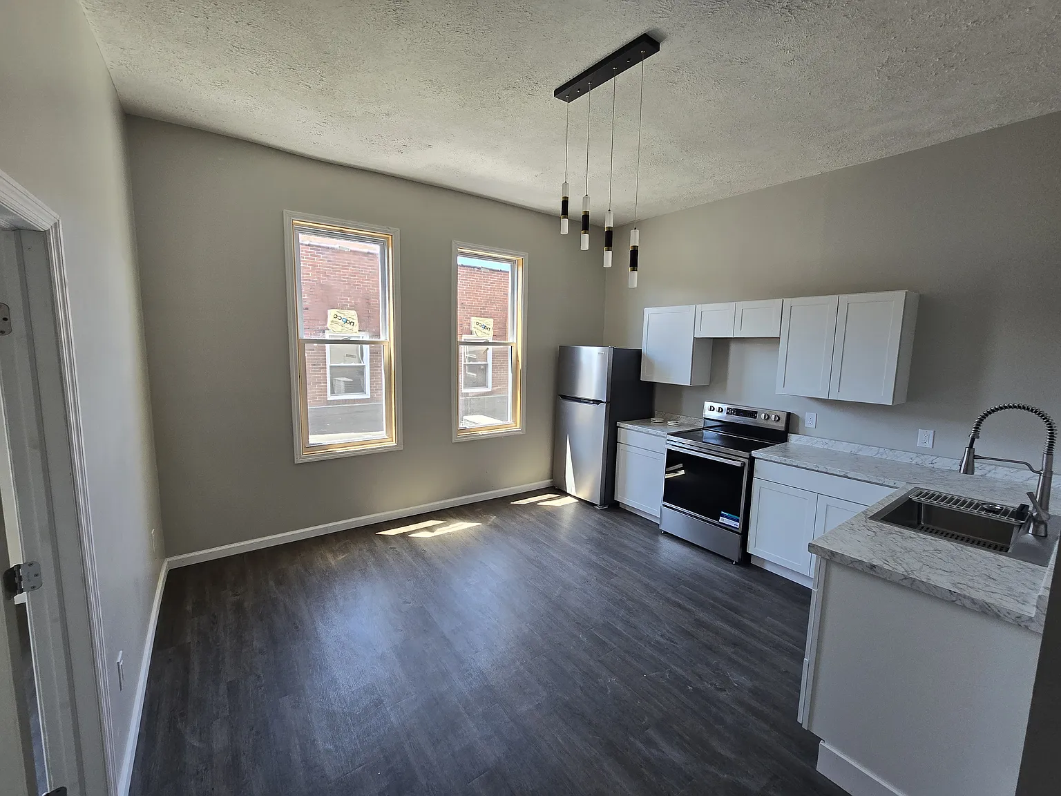 3 bed, 900 sqft, $950 — Photo 3