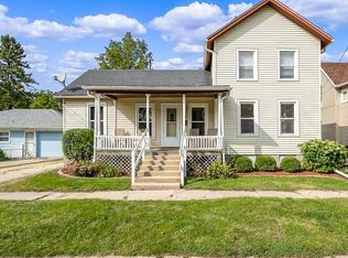 114 E 4th St, Belvidere, IL 61008