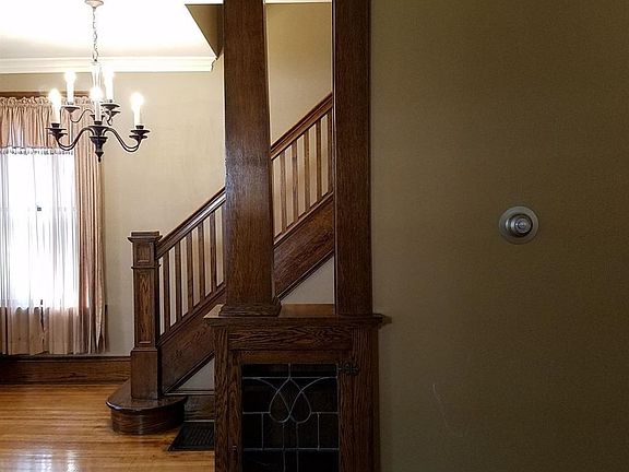 4th image of 1524 Columbus Ave