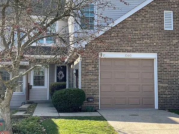 1560 Saint Andrews Dr, Oakmont, PA 15139