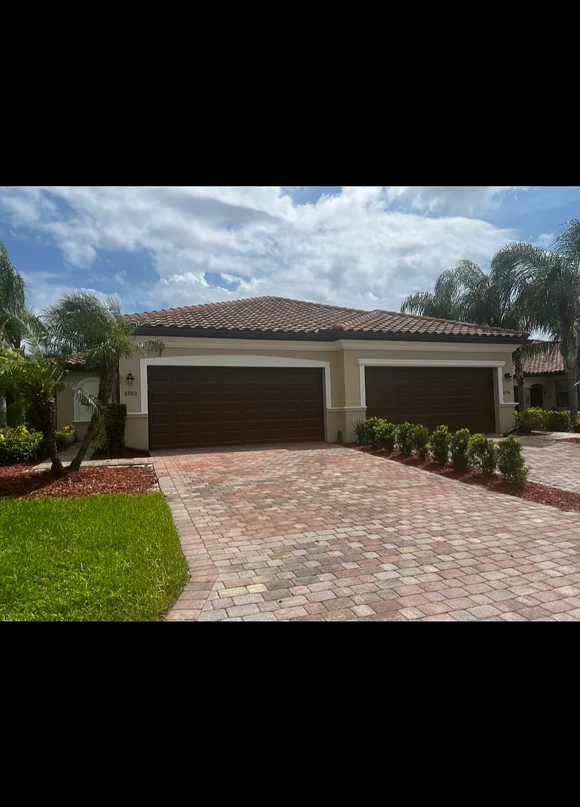 6760 Willowshire Way — Photo 1