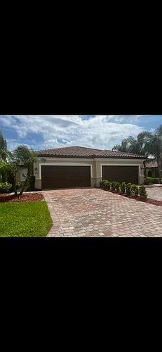 6760 Willowshire Way Photo 1