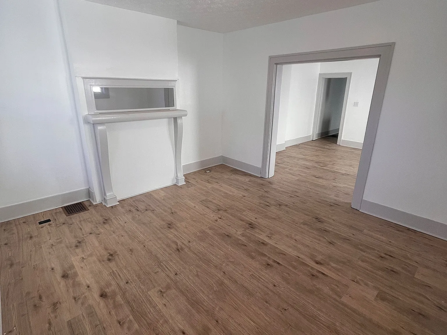 3 bed, $1,500 — Photo 3