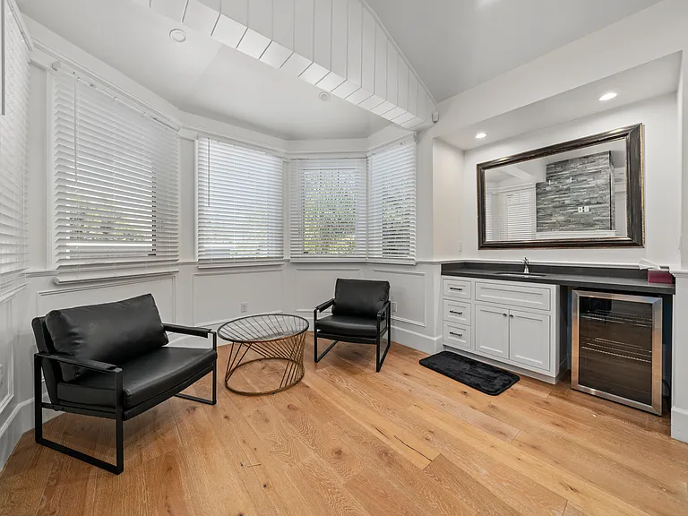 12439 Kling St — Photo 31
