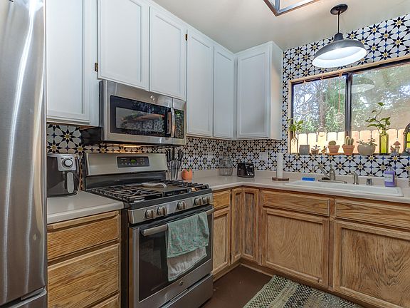 5th image of 3285 Driftstone Dr