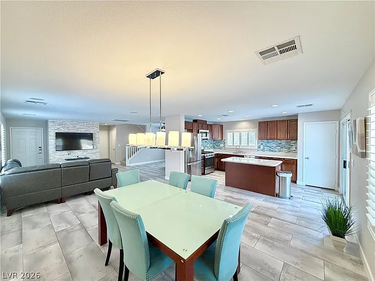 7449 Easingwold Dr — Photo 6